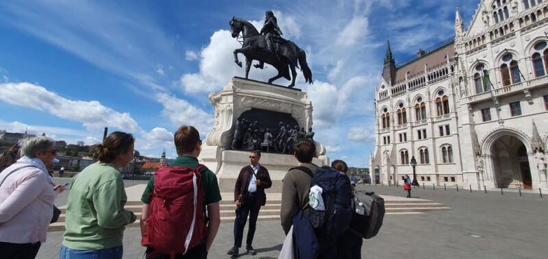 Budapest: Guided City Walking Tour in Buda and Pest - Good To Know