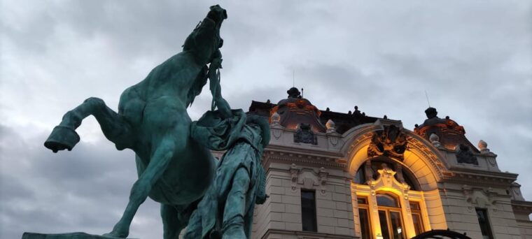 Budapest: Guided City Walking Tour in Buda and Pest - FAQ