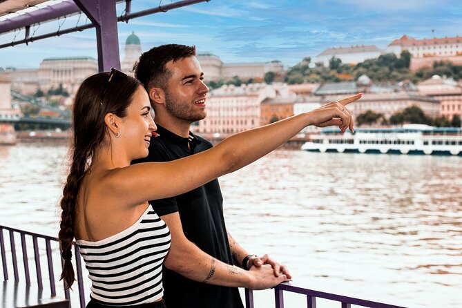 Budapest: Happy Hour Sightseeing Cruise - Sightseeing Highlights