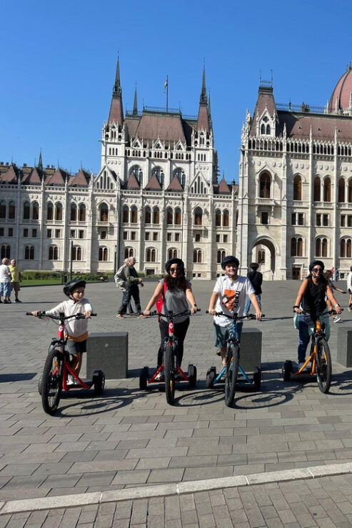 Budapest Highlights With a Guided E-Trike Tour - Key Points