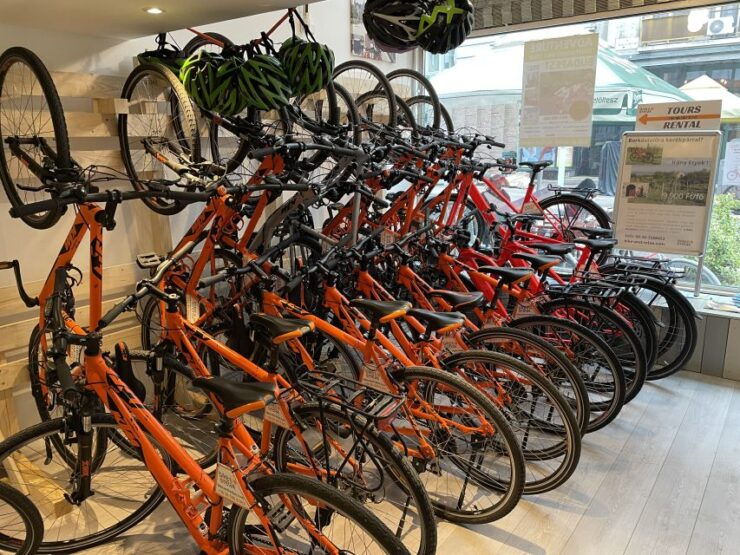 Budapest: Historic Downtown Bicycle Ride With Scenic Views - Experience Highlights