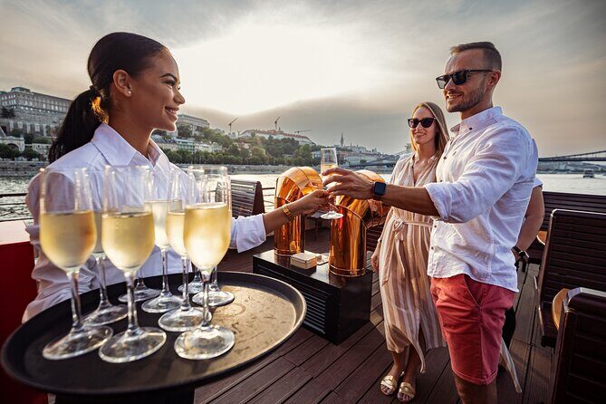 Budapest Historical Cruise with Welcome Frizzante & Audio Guide - The Sum Up