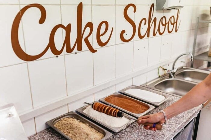 Budapest: Hungarian Chimney Cake Workshop in the City Center - FAQ