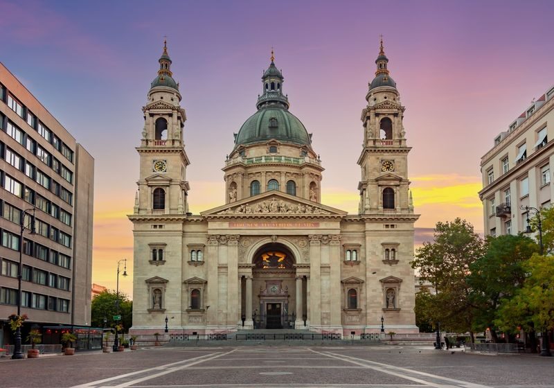 Budapest Iconic Sights & Riverside Stroll Tour - The Opera House is a possible extra