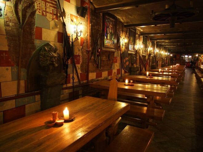 Budapest: Medieval Dinner Show With Drinks - Event Duration and Location
