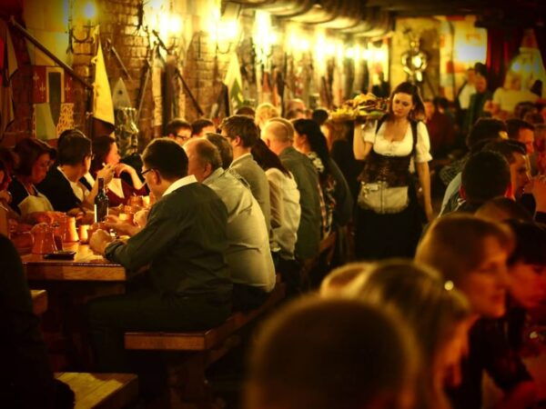 Budapest: Medieval Dinner Show With Drinks - Tips for Attendees