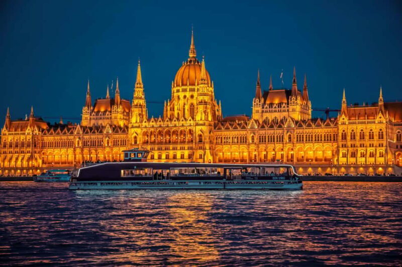 Budapest: Midnight Prosecco Cruise - The Sum Up