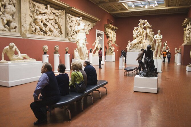 Budapest Must-See Private Tour With Local Expert Guide - The Sum Up