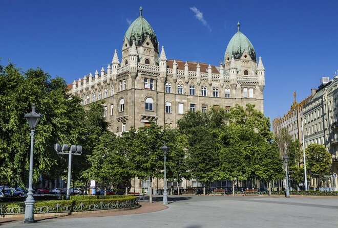 Budapest Must-Sees Private Tour With Professional Local Guide - Meeting Point and Pickup Details