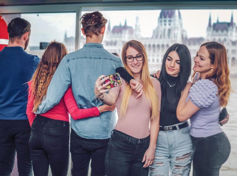 Budapest: Night Lights Cruise - FAQ