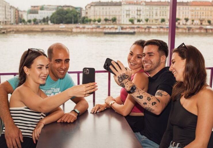 Budapest: Nighttime or Daytime Sightseeing Cruise - Activity Details