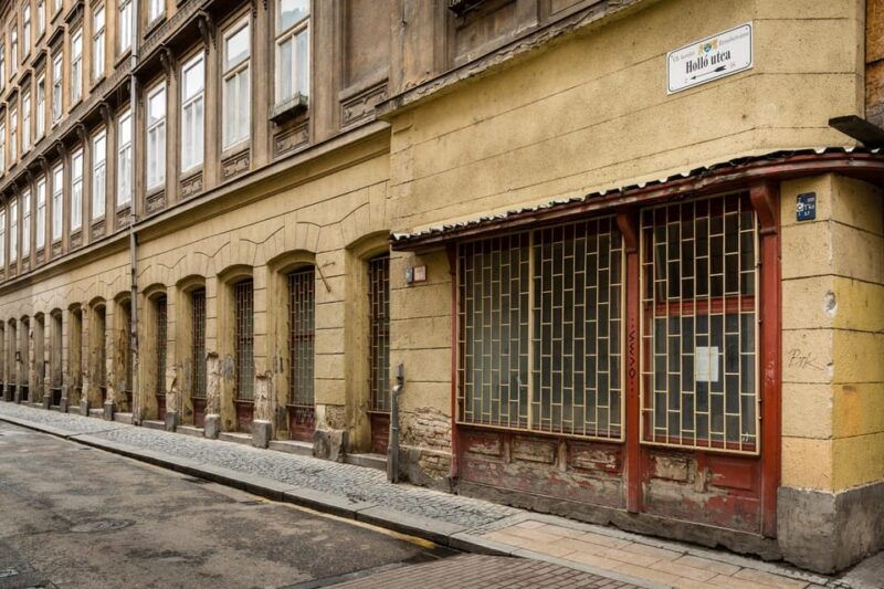 Budapest Old Jewish Quarter History Private Walking Tour - The Itinerary: What You’ll See and Experience