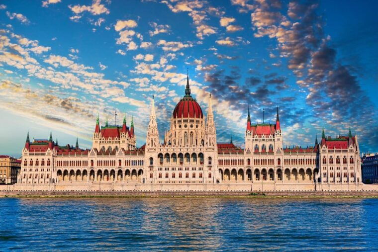 Budapest Old Town and Top Attractions Private Walking Tour - Practical Tips for Booking and Enjoyment