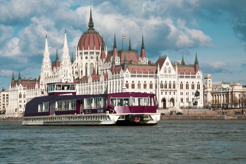 Budapest Open-Terraced Cruise with Audio Guide - What the Danube view adds to a Budapest visit
