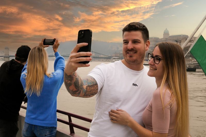 Budapest Open-Terraced Cruise with Audio Guide - What the 60-minute route is like