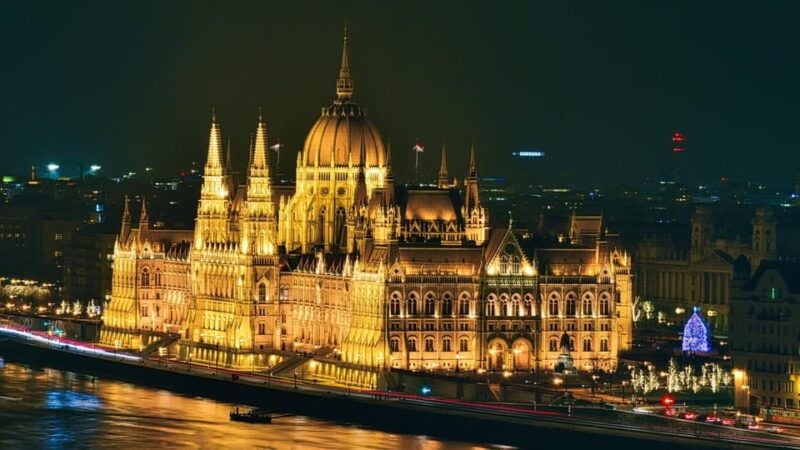 Budapest: Parliament, Christmas Market and Ferris Wheel - Good To Know
