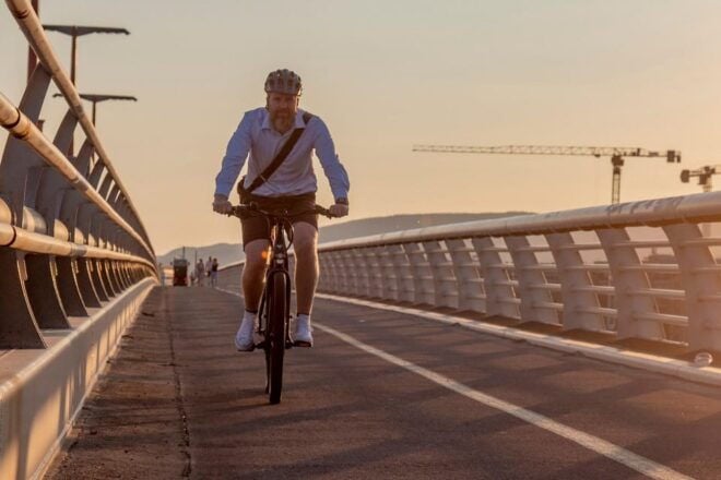 Budapest: Premium E-Bike Rental - Safety and Requirements