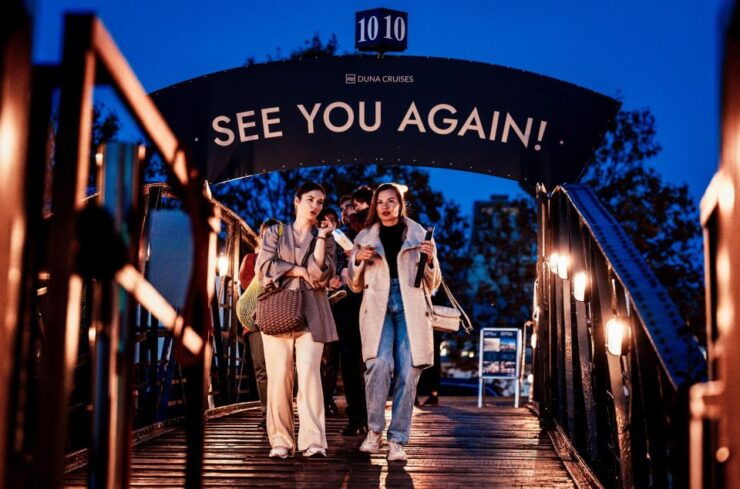 Budapest: Premium Evening Cruise With Tokaj Frizzante - Activity Details