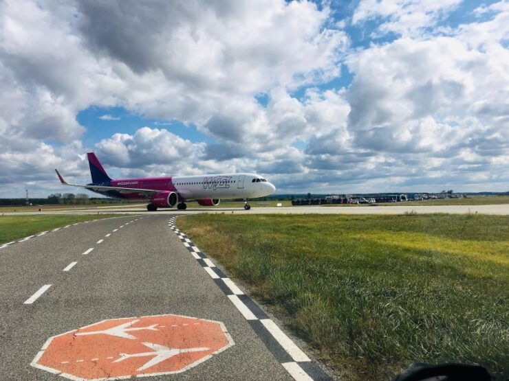 Budapest: Private Airport Transfer - Booking Options