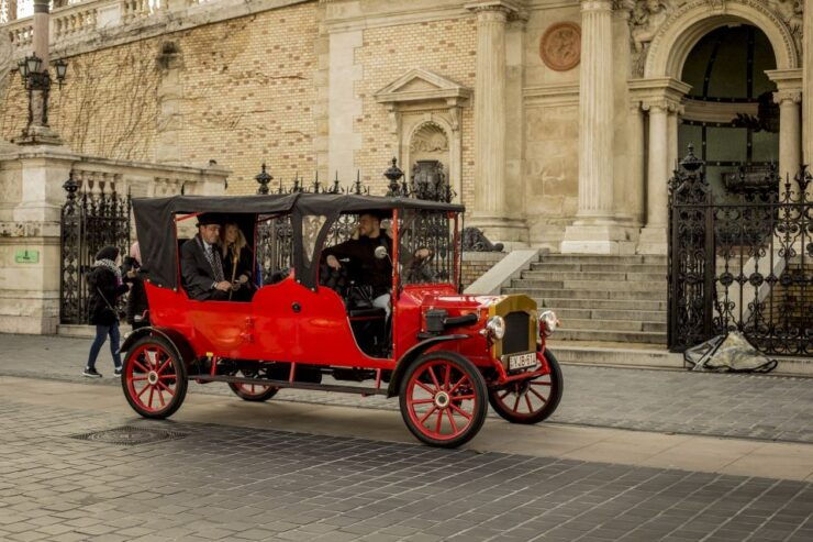 Budapest: Private City Tour by Vintage Royal Car - Booking Details for the Vintage Royal Car Tour