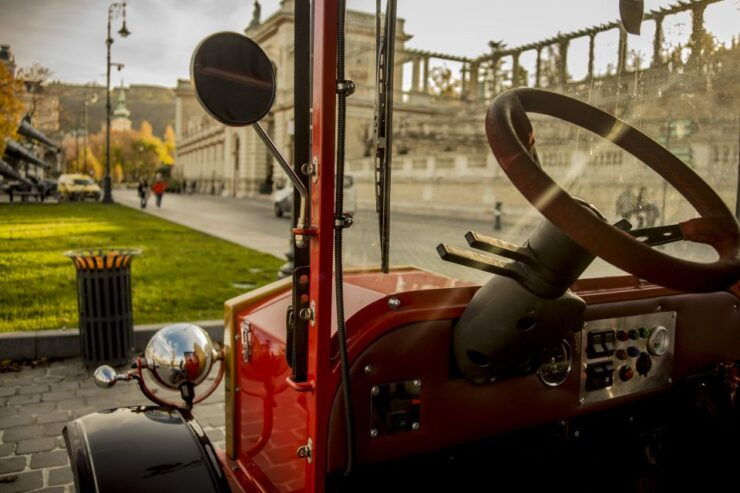 Budapest: Private City Tour by Vintage Royal Car - Tour Experience Highlights in Budapest
