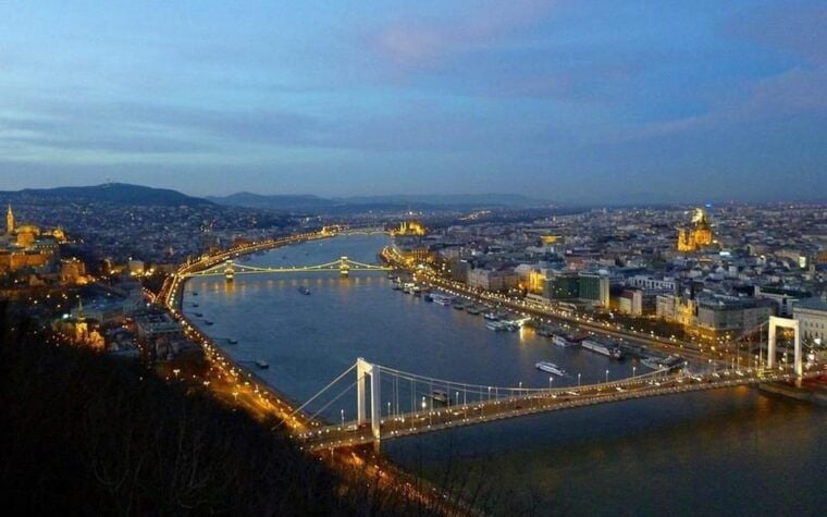 Budapest: Private Night Tour with a Local - FAQ