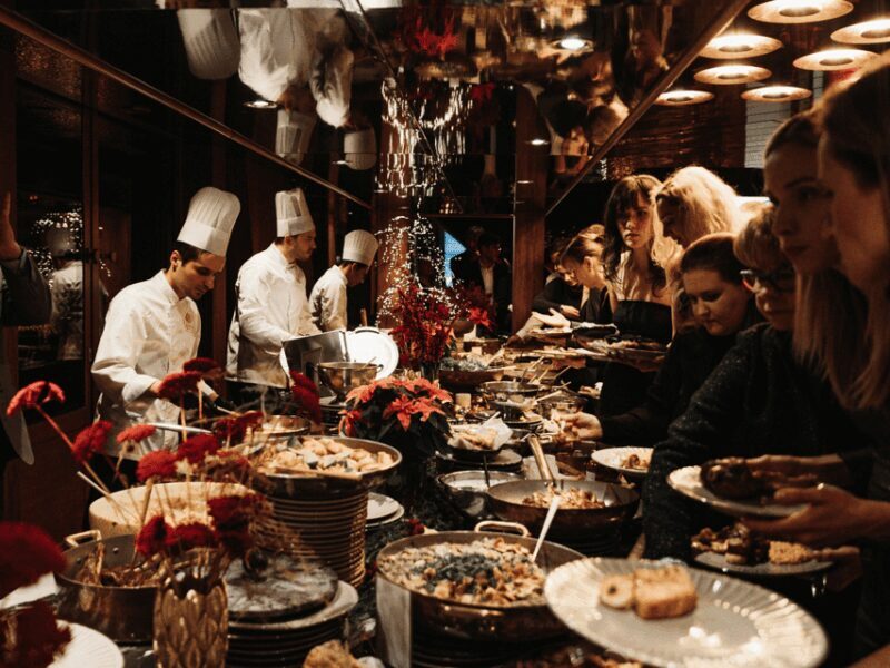 Budapest: Romantic Dinner Cruise-Live Music&Unlimited Drinks - FAQ