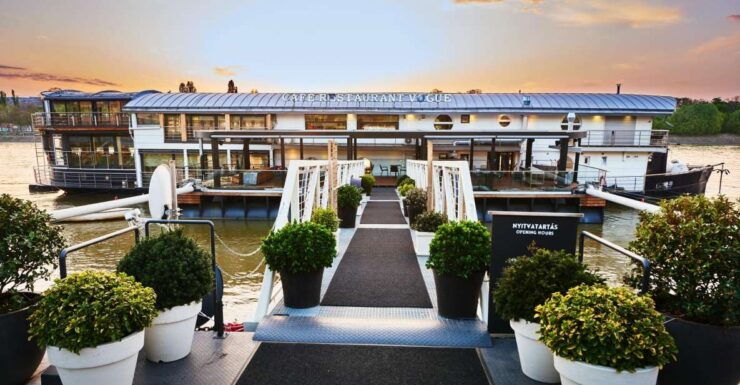 Budapest: Romantic Dinner on the Danube at a Boat Restaurant - Booking and Payment