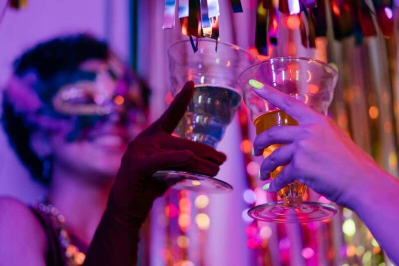 Budapest: Ruin Bars Private Photo Tour - The Itinerary in Detail