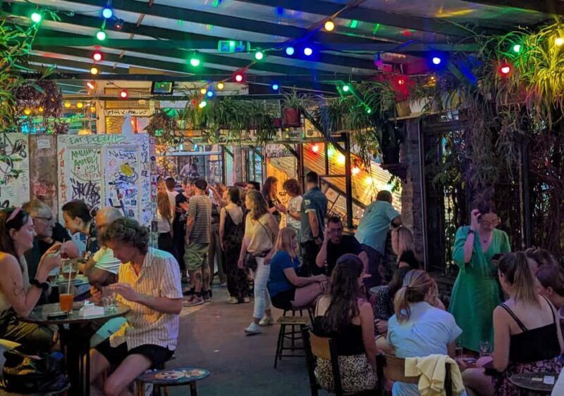 Budapest: Ruin Bars, Street Art, and Jewish Quarter Tour - Exploring Budapest’s Unique Atmosphere