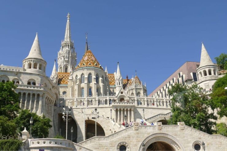 Budapest: Self-Guided Highlights & History Walking Tour - Key Points