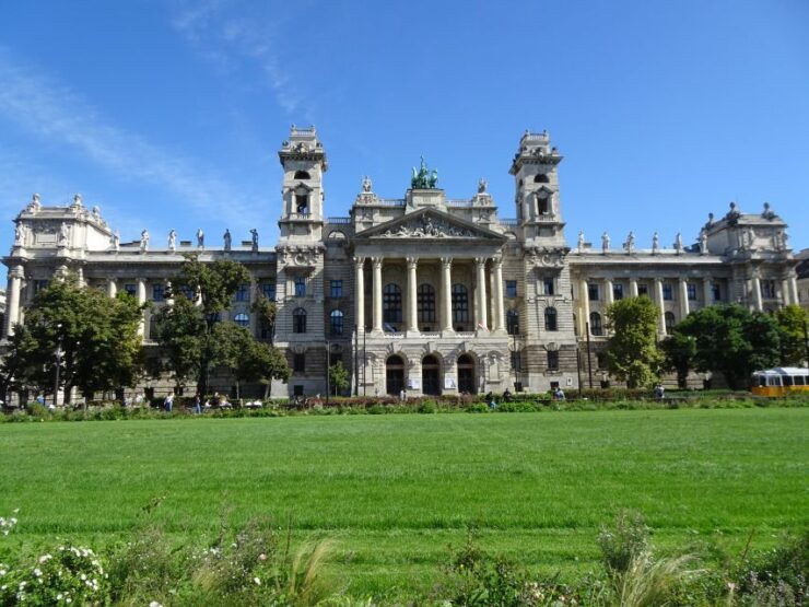 Budapest Self-Guided Walking Tour and Scavenger Hunt - Booking and Pricing Information
