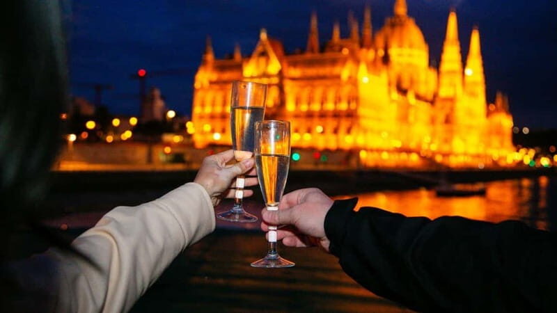 Budapest: Sip and Sail River Cruise with Unlimited Prosecco - Why This Cruise Works for Different Travelers