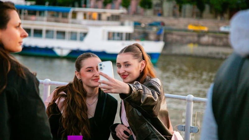 Budapest: Sip & Sail Danube Cruise with Prosecco Cocktails - The Route and Stops