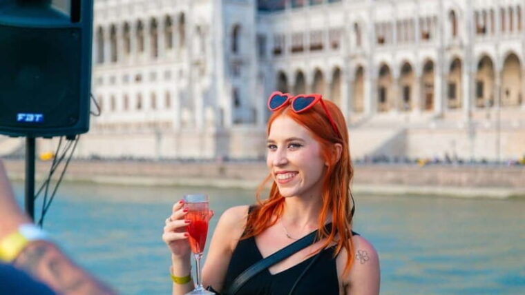 Budapest: Sip & Sail Danube Cruise with Prosecco Cocktails - Who Should Consider This Cruise?