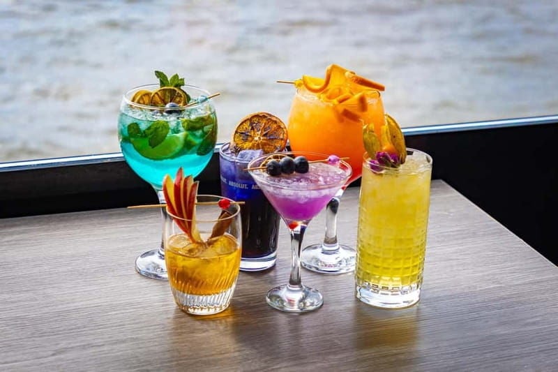 Budapest: Sunset Cruise with 2 Cocktails - Good To Know: