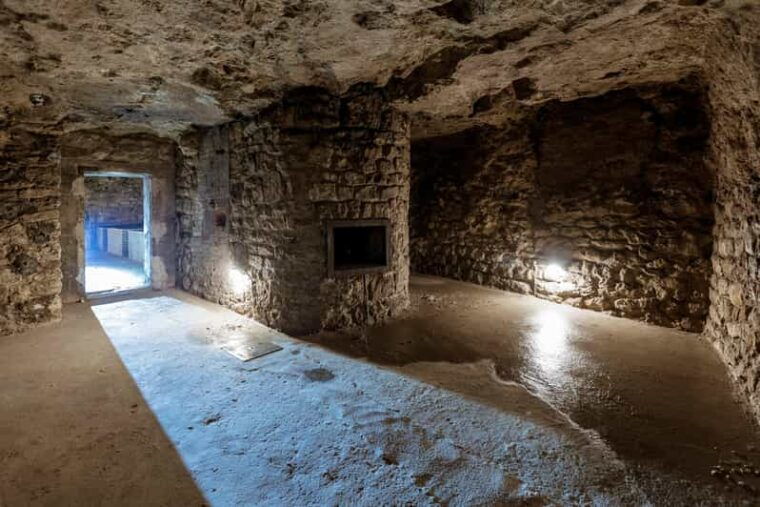 Budapest: The WWII Siege of Buda Castle & Bomb Shelter Tour - Why This Tour Offers Great Value