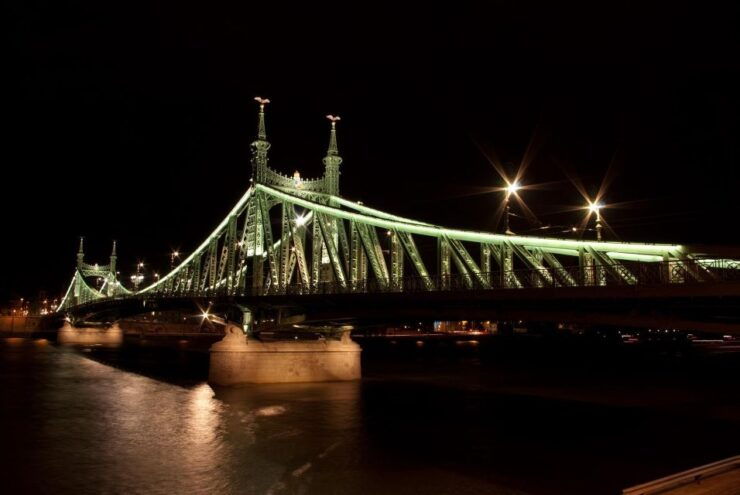Budapest: Unlimited Prosecco and Wine Sightseeing Cruise - Activity Details
