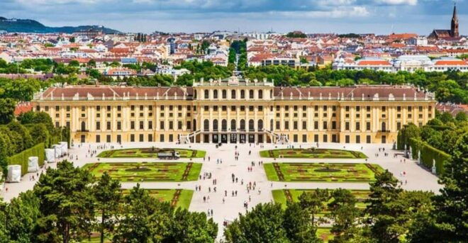 Budapest-Vienna Day Trip - Experience Highlights