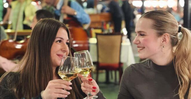 Budapest: Wine & Dine Cruise on the Danube - Itinerary and Sightseeing
