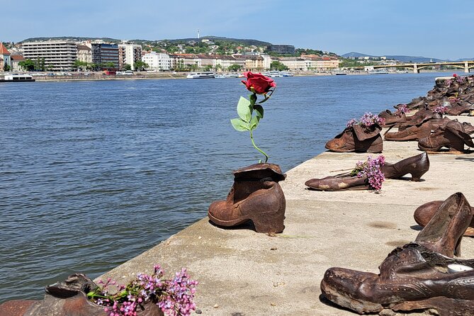 Budapests Highlights Private Walking Tour by Denisa - Tour Highlights and Itinerary