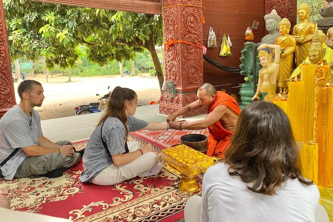 Buddhist Monastery With Monks Water Blessing - Good To Know
