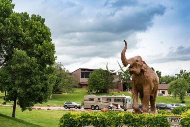 Buffalo Jeep Safari & Mammoth Site Tour - Highlights