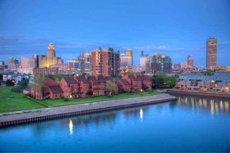 Buffalo's Romantic Cityscape: A Stroll Through Beauty - Booking Information