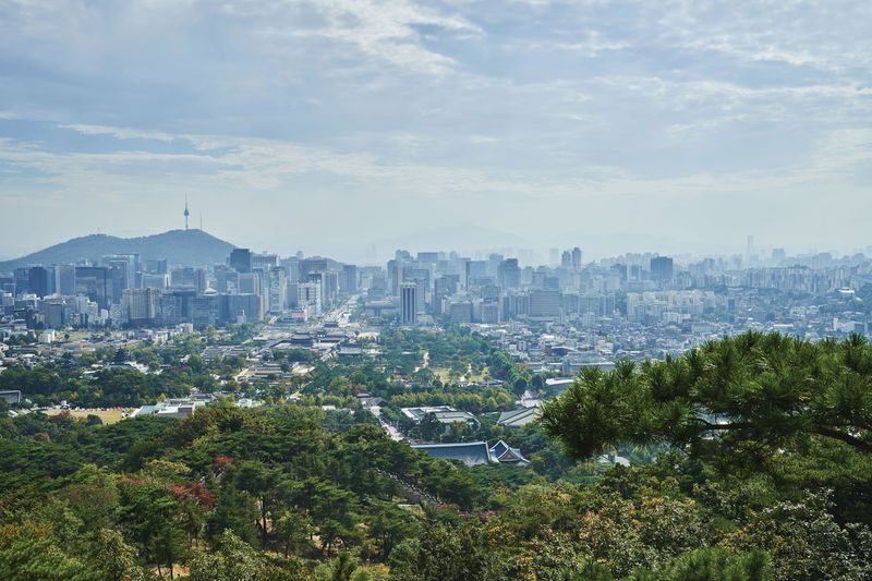 Bugaksan - Hiking Gear Rental Service in Seoul - Staff help and gear condition