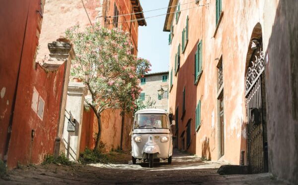 Buggiano Castello: Romantic Tuscany Villa Candlelight Dinner - Frequently Asked Questions