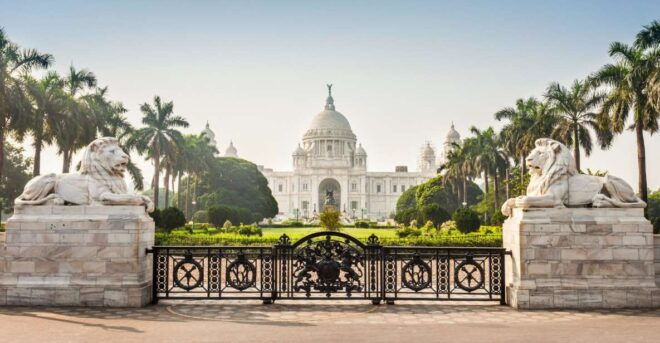 Build Your Own: Custom Private Tour of Kolkata With Transfer - Immerse Yourself in the Local Culture