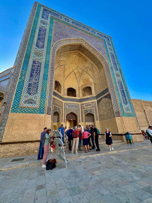 Bukhara: Historical monument guided walking tour - Fortress and Religious Landmarks: Living History