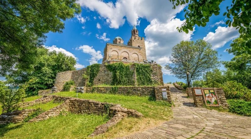 Bulgaria nature, history & culture: A Day Trip from Bucharest - Crossing the Friendship Bridge into Bulgaria
