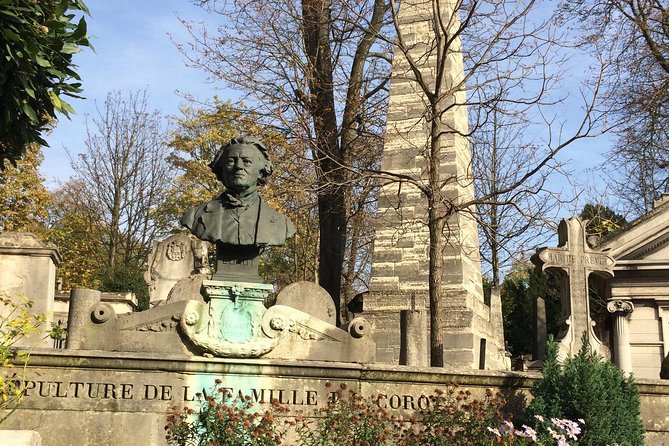 Bundle of Père Lachaise Cemetery: Self-Guided Audio Tours - Tour Highlights and Must-See Gravesites